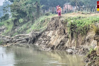 ভাঙনের কবলে