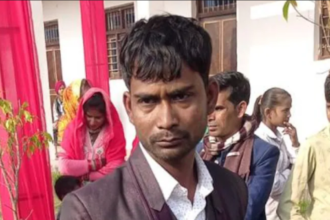 Groom Garlands Friend