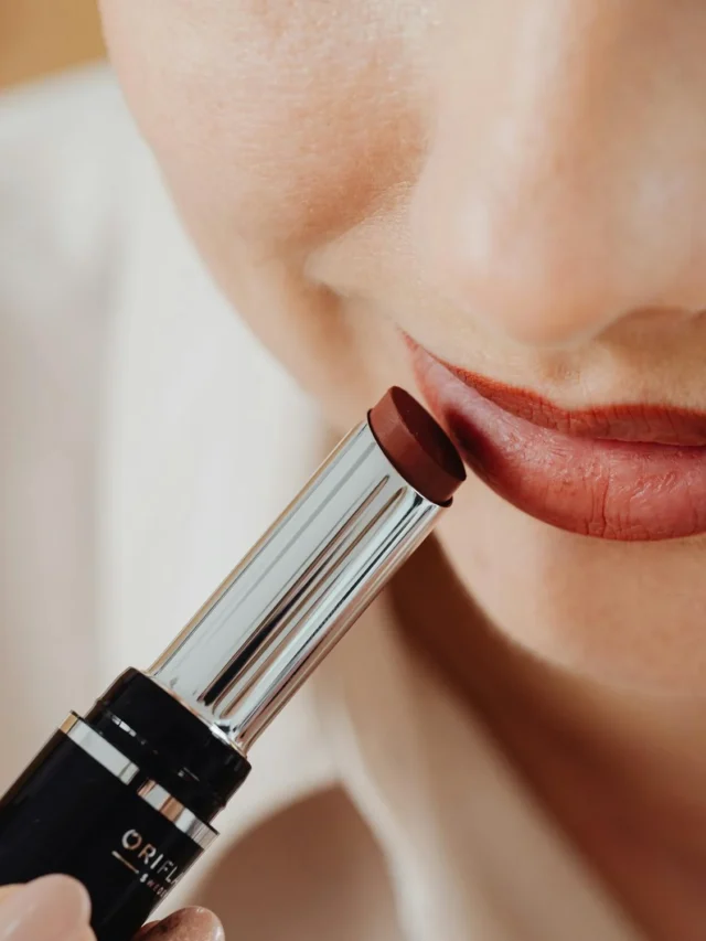 ঠোঁটের রঙে লুকিয়ে বিপদ!