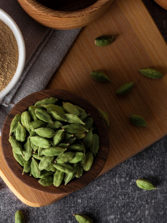 নিয়মিত এলাচ খেলে জানেন কি উপকার? জেনে নিন এলাচের গুণাগুণ