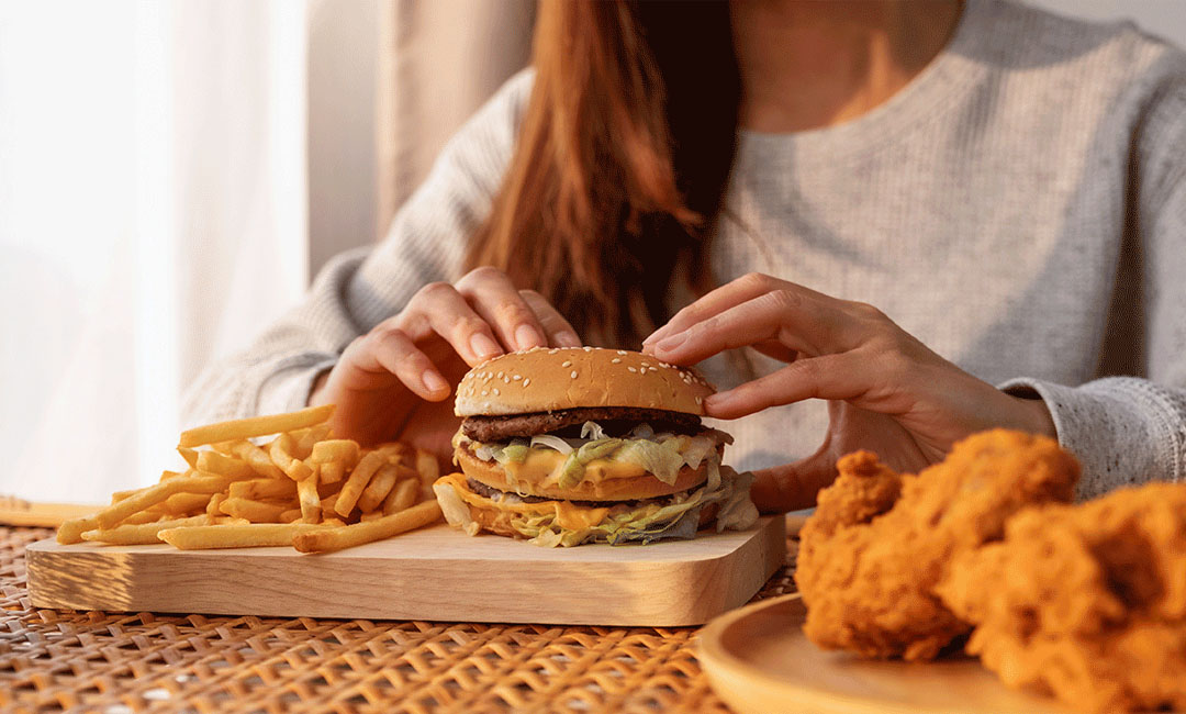 Craving Fast Fast Food Cravings: অফিসে হঠাৎ ফাস্টফুড খেতে ইচ্ছে করছে? ফাস্টফুড না ...