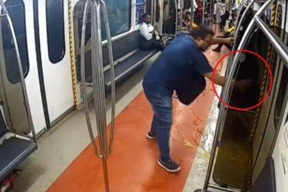 Kolkata Metro Viral Video