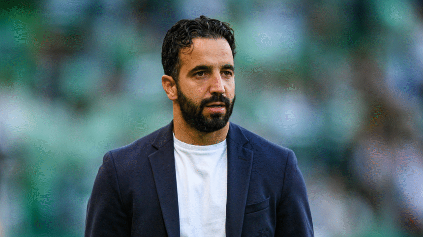 Manchester United Midfielder Deal