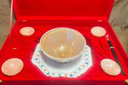 Modi Gift Japan First Lady