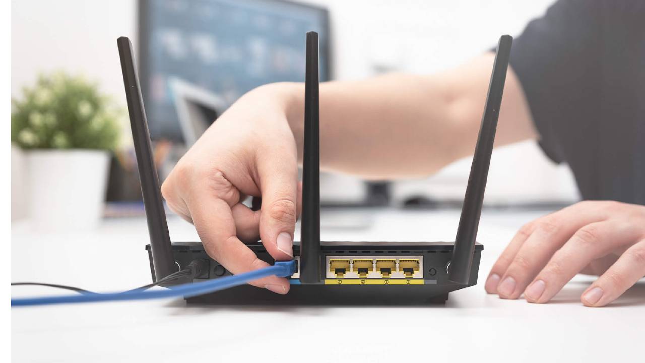 Gallery Detail: WiFi Router র ত ওয ইফ ই র উট র