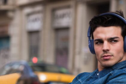 noise cancelling headphones