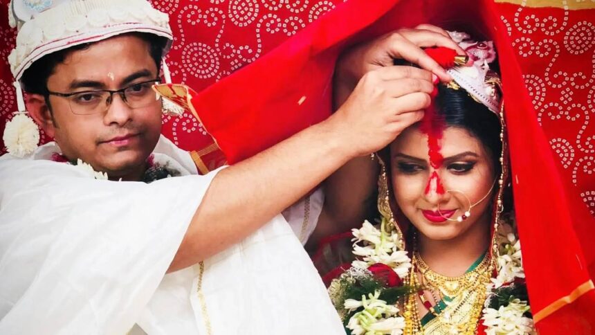 Susmita Sabyasachi Divorce Controversy