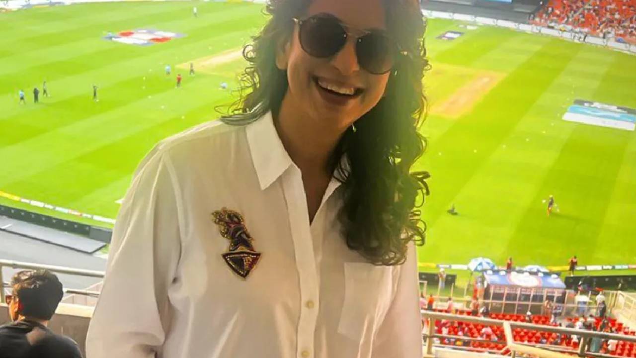 Juhi Chawla KKR