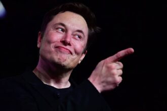 Musk Trillionaire
