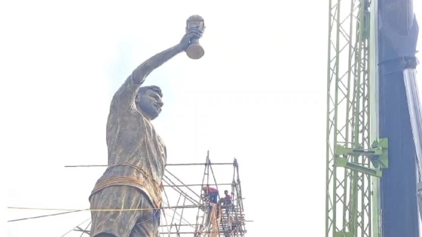 Messi Statue Kolkata