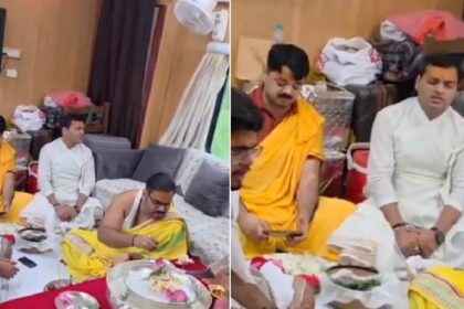 Puja In Train