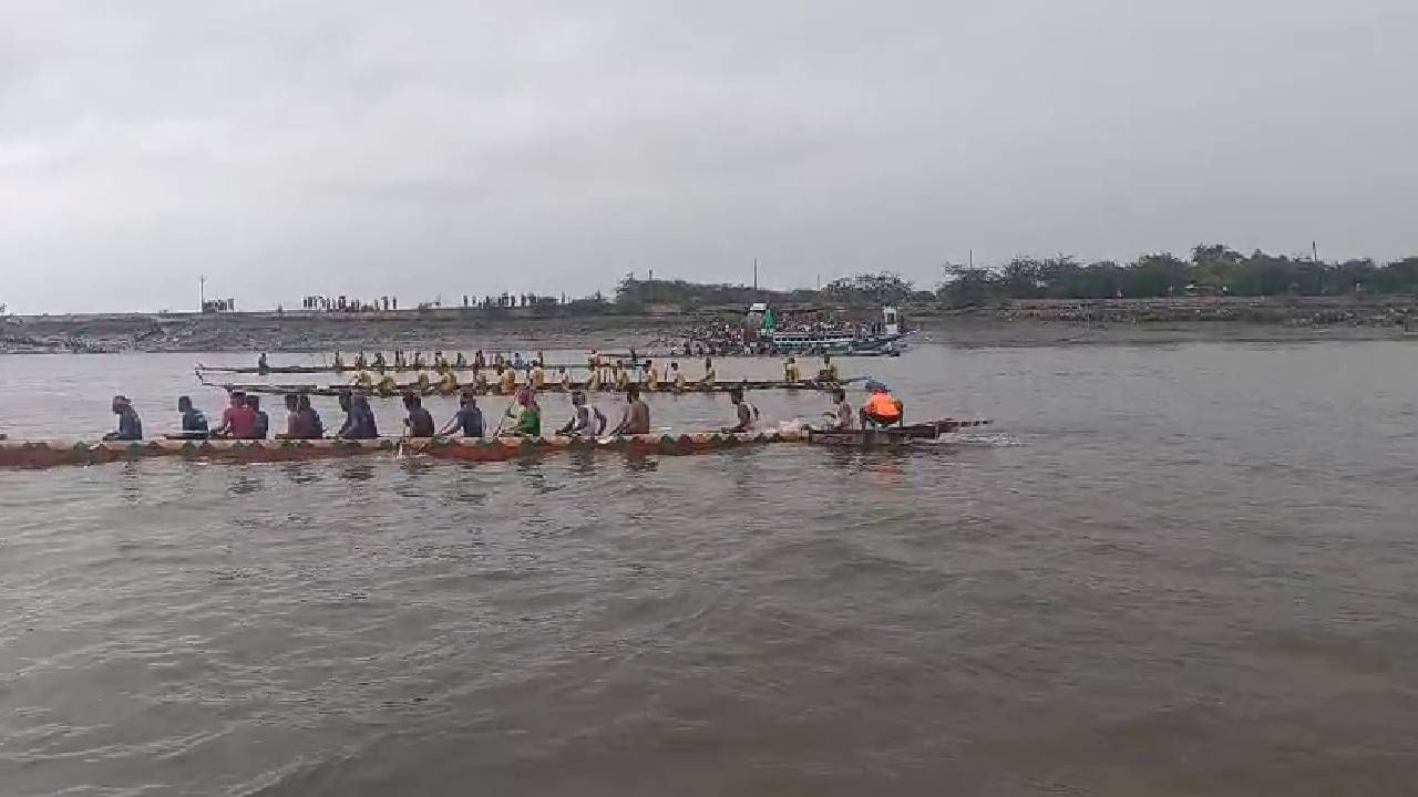 Traditional Boat Race
